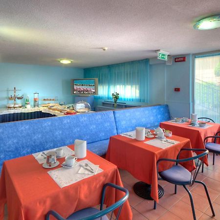 Hotel Giannino Порто Реканати Екстериор снимка