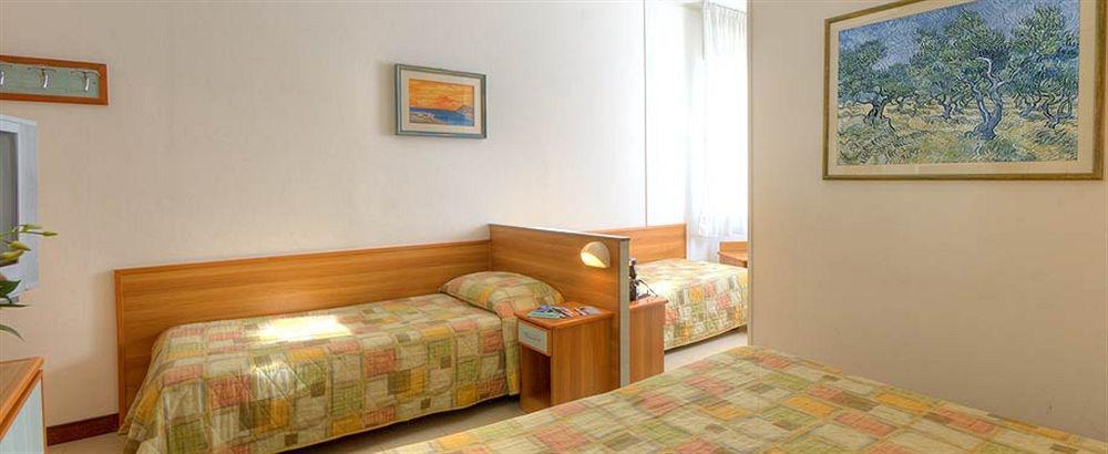 Hotel Giannino Порто Реканати Екстериор снимка