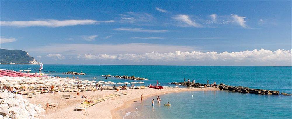 Hotel Giannino Порто Реканати Екстериор снимка