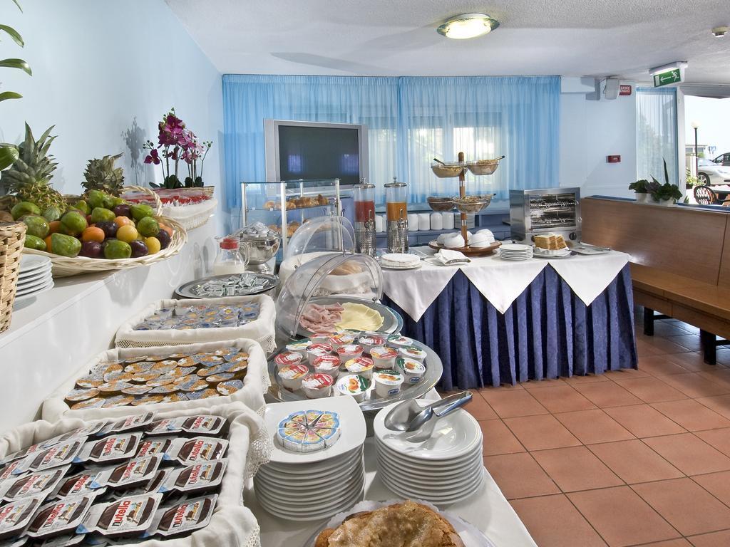 Hotel Giannino Порто Реканати Екстериор снимка